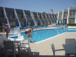 PENELOPE BEACH HOTEL APTS