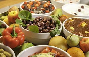 PENELOPE BEACH HOTEL APTS