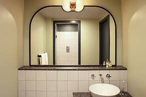 The Hoxton Shepherds Bush