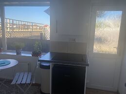 Beautiful 1-bed Studio in Porthcawl Near Beach