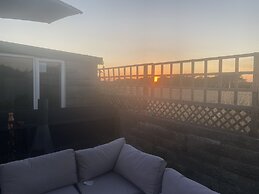 Beautiful 1-bed Studio in Porthcawl Near Beach