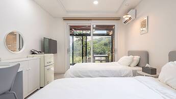 Hongcheon Toliaigeullaemping