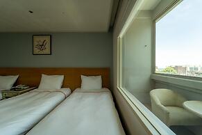 Jeju Honeycrown Hotel