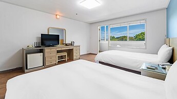 Jeju Honeycrown Hotel