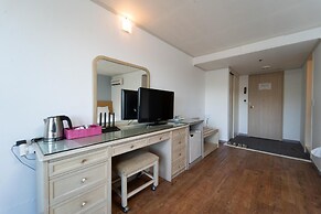 Jeju Honeycrown Hotel