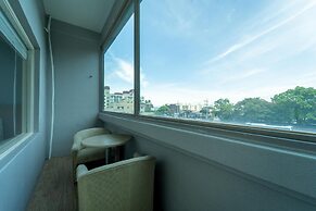 Jeju Honeycrown Hotel