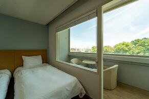 Jeju Honeycrown Hotel