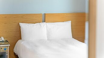 Jeju Honeycrown Hotel