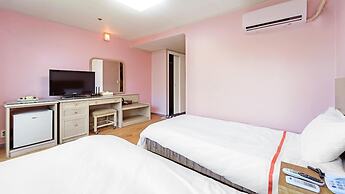 Jeju Honeycrown Hotel