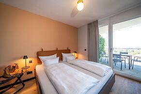 Black F Tower - Serviced Apartments