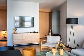 Black F Tower - Serviced Apartments