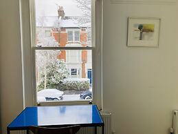 Impeccable 1-bed Apartment in London
