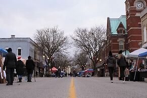 Holiday Inn Express Strathroy by IHG