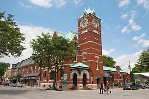 Holiday Inn Express Strathroy by IHG