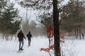 Holiday Inn Express Strathroy by IHG