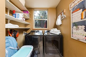 Ponderosa Retreat 4 Bedroom Home by Redawning