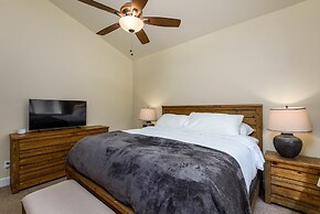Ponderosa Retreat 4 Bedroom Home by Redawning