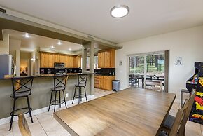 Ponderosa Retreat 4 Bedroom Home by Redawning