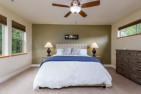 Ponderosa Retreat 4 Bedroom Home by Redawning
