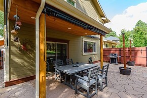Ponderosa Retreat 4 Bedroom Home by Redawning