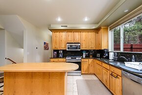 Ponderosa Retreat 4 Bedroom Home by Redawning