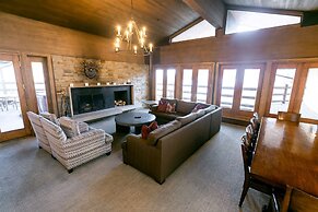 Stein Eriksen Two Bedroom Loft 2 Apartment Hotel by RedAwning