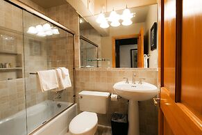 Luxury Three Bedroom Suite with Two Hot Tubs 3 Apartment Hotel by RedA