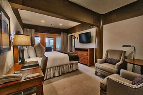 Luxury Four Bedroom Suite with Three Hot Tubs 4 Apartment Hotel by Red