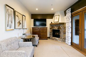 Luxury Four Bedroom Multi-level Townhouse With Hot Tub 4 Townhouse by 