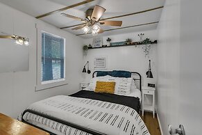 Firefly Cottage 2 Bedroom Cabin by RedAwning