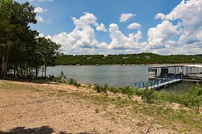 Firefly Cottage 2 Bedroom Cabin by RedAwning