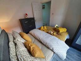 Lovely 3-bed Apartment in Coventry