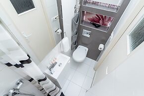 Studio Cracow Boguslawskiego by Renters