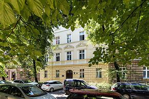 Studio Cracow Boguslawskiego by Renters