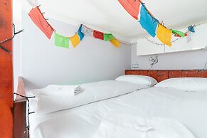 Studio Cracow Boguslawskiego by Renters