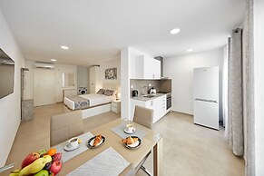 Sonrisa Deluxe Apartments Levante