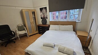 London Edgware Station Apartment