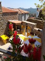 SARI KEÇİ TAŞ OTEL