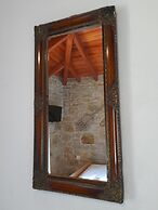 SARI KEÇİ TAŞ OTEL