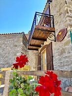 SARI KEÇİ TAŞ OTEL