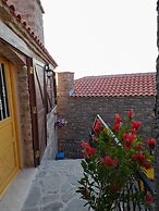 SARI KEÇİ TAŞ OTEL