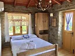 SARI KEÇİ TAŞ OTEL