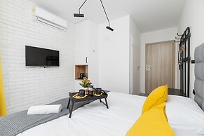 Miodowa Studio Cracow by Renters