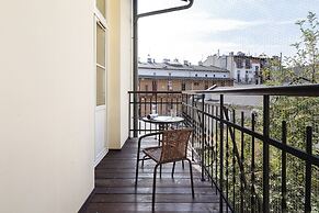 Apartment Miodowa 19 by Renters