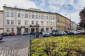 Apartment Miodowa 19 by Renters