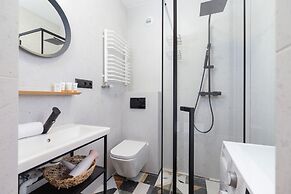 Studio Rakowicka 14 by Renters