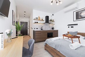 Studio Rakowicka 14 by Renters