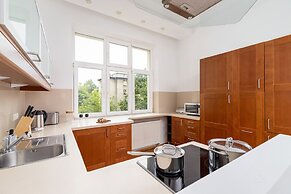 Family Apartment Slowackiego by Renters