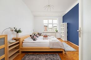 Family Apartment Slowackiego by Renters