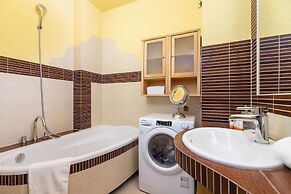 Family Apartment Slowackiego by Renters